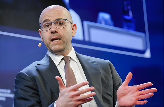 美联储理事米兰：预计2026年将降息约150个基点